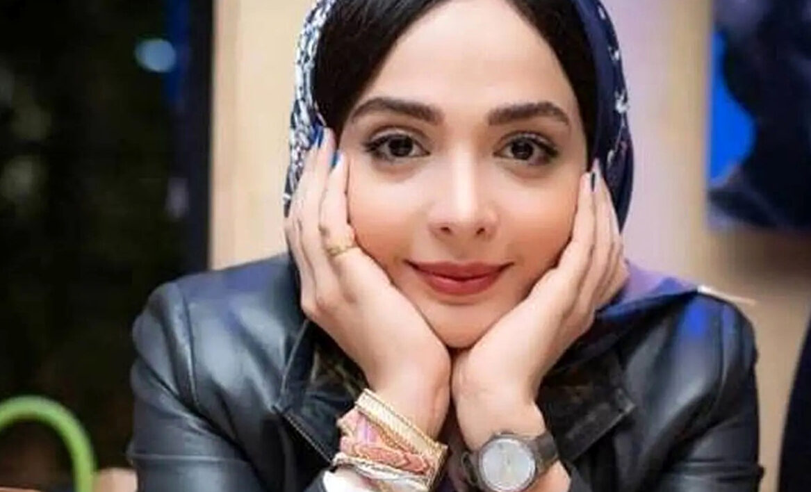 جذابیت حیرت انگیز المیرا دهقانی در لباس راهبه / خانم بازیگر لحظه گرگ و میش در این استایل دیدنی شده !