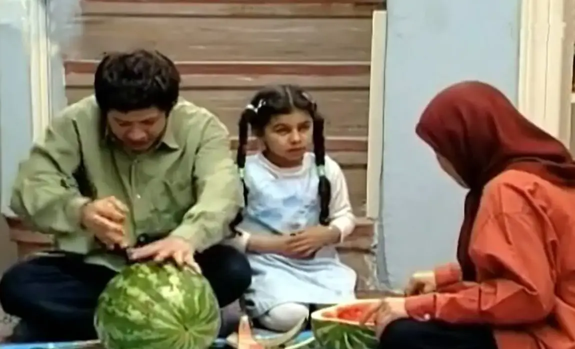 سرونوشت دختر کوچیک آقا ماشالله بعد از 20 سال / چه قدر زیبا، جذاب و خانم!