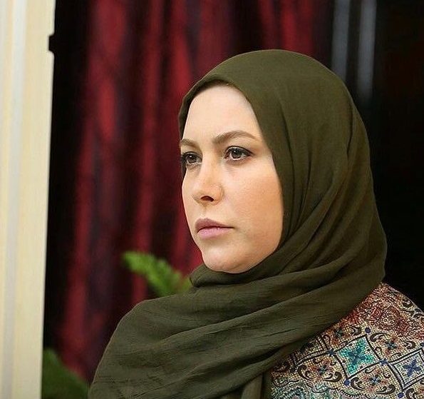 رونمایی از ویلای باصفا و دلباز فریبا نادری با طبیعت بهشتی و سرسبز ! / گلدونش نزدیک 2 متر قدشه ! + عکس