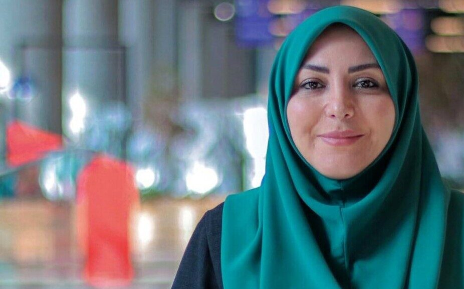 متفاوت ترین تصویر از المیرا شریفی مقدم با کلاه قزاقستانی/ خانم مجری همه را شوکه کرد