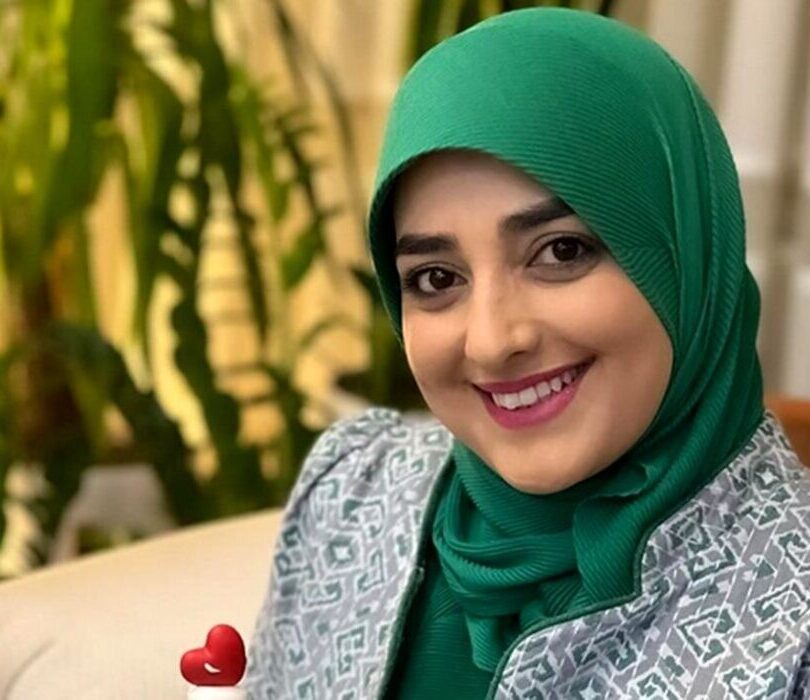 لذت بخش ترین کار ستاره سادات قطبی در باغ پدری اش ! / همیشه به خوشی و خنده بانو + فیلم