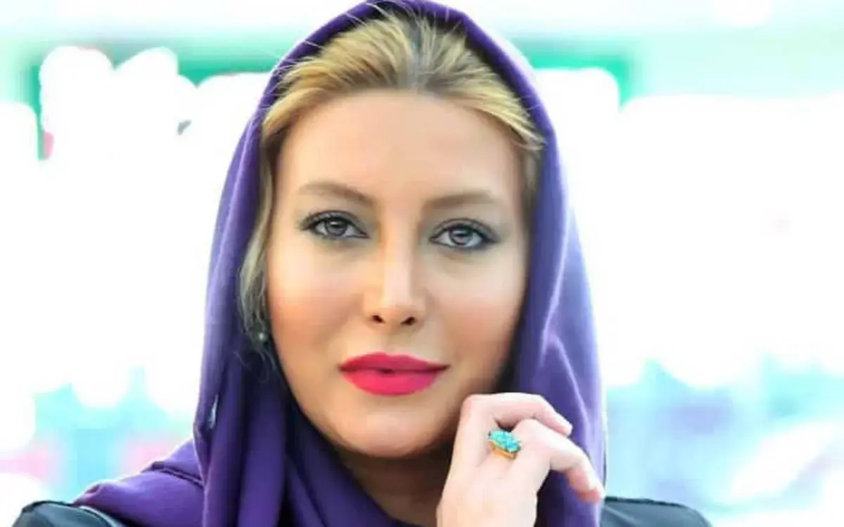 فریبا نادری با عینک عجیبش ظاهر شد ! / خانم بازیگر با این عینک خودشو سوژه فضای مجازی کرد