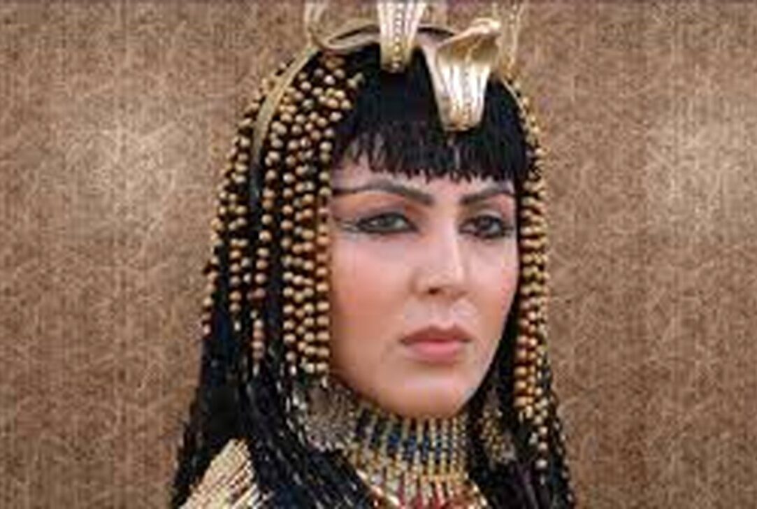 فیلم زیبای معاشرت صمیمانه لیلا بلوکات با مرد نامحرم ! / این گناه نیست !