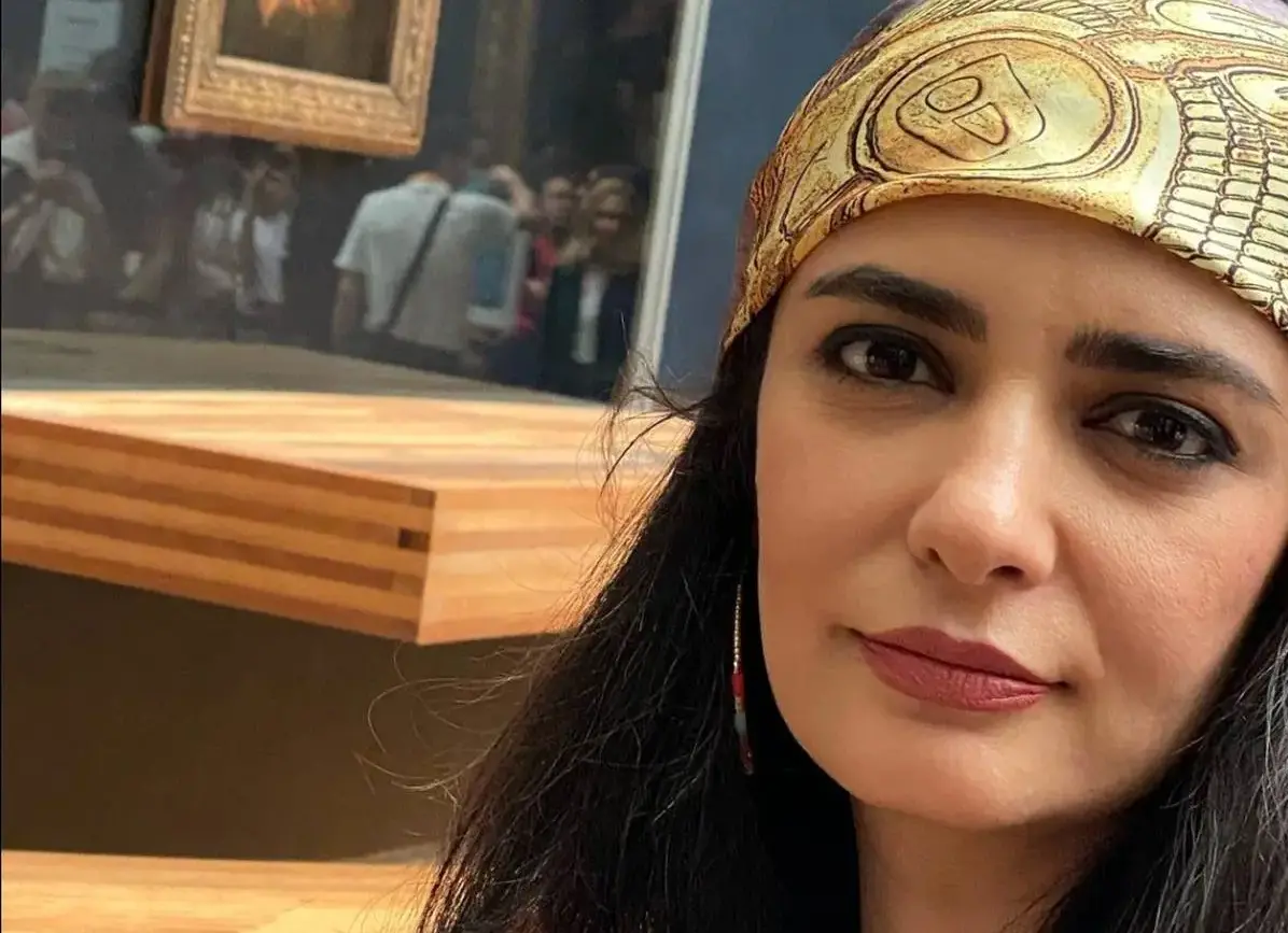 لیندا کیانی با یک استایل ساده پیداش شد ! / لیندا کیانی زیباتر از همیشه ظاهر شد