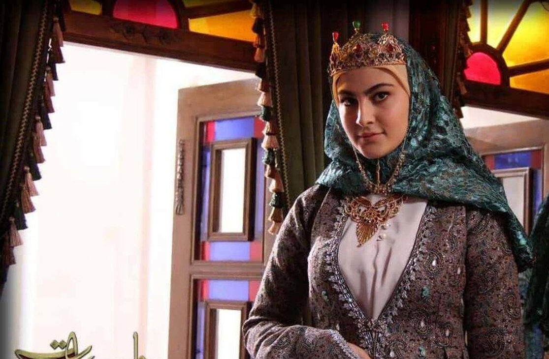 تغییر تیپ و چهره فخرالزمان بانوی عمارت بعد 6 سال در 26 سالگی + عکس