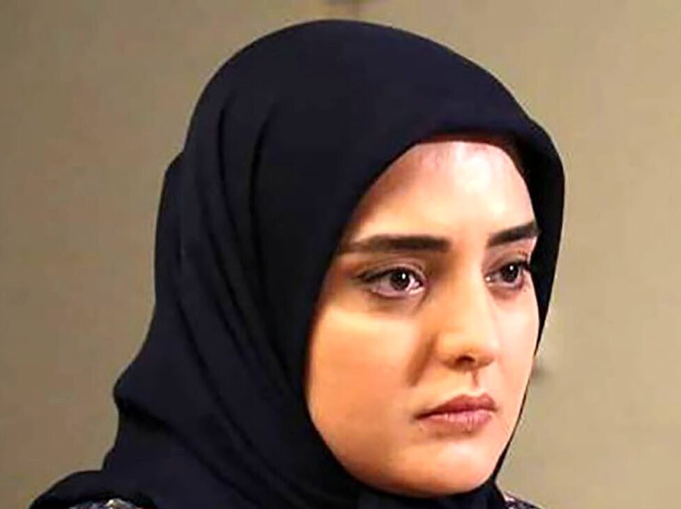 تصویری عاشقانه از ماه عسل نرگس محمدی و همسرش علی اوجی در خارج از ایران / ایشالا به پای هم پیر بشین!