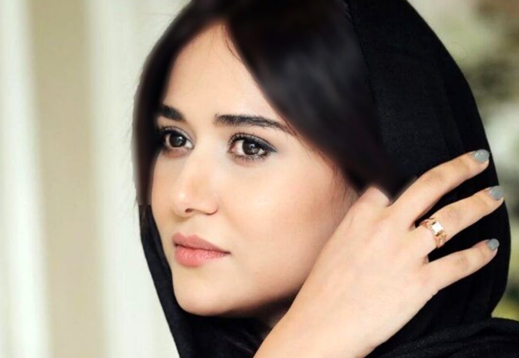 اولین عکس بی روسری پریناز ایزدیار که گناه نیست ! / چه موهای قشنگی دارد !