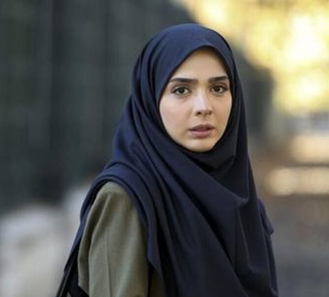 تصاویر عاشقانه یاسمن سریال لحظه گرگ و میش / المیرا دهقانی را در آغوش شوهر جذابش ببینید !