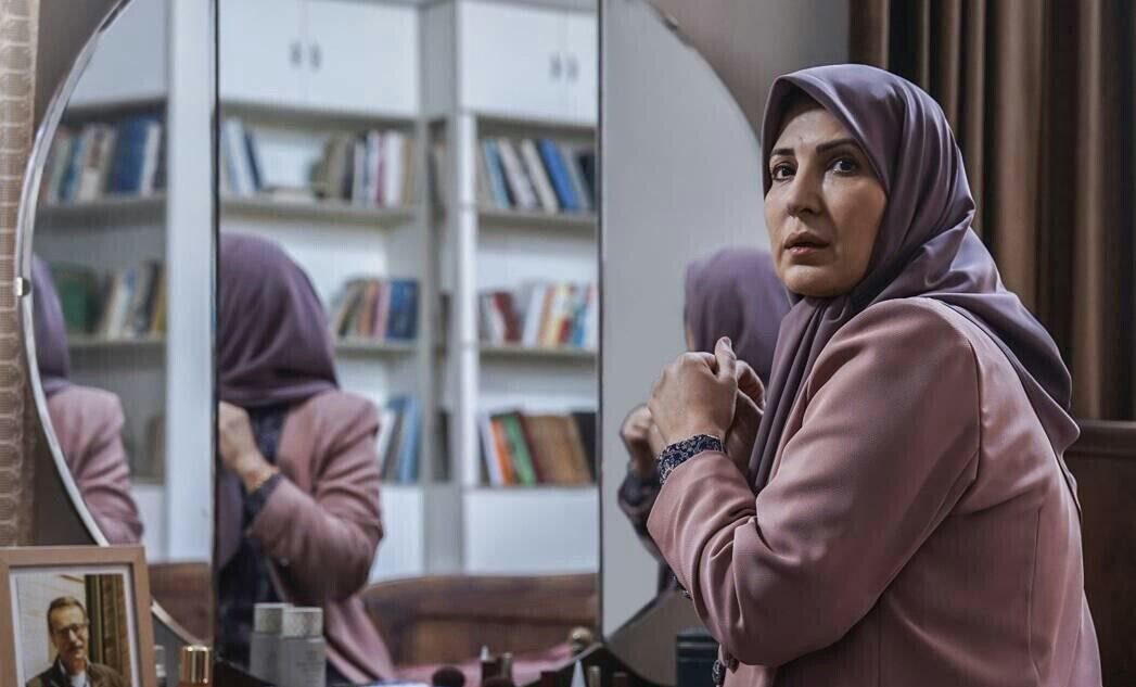 طلوع زیبای خورشید از اتاق دایار نوه بامزه فاطمه گودرزی، توران سریال لحظه گرگ و میش + عکس