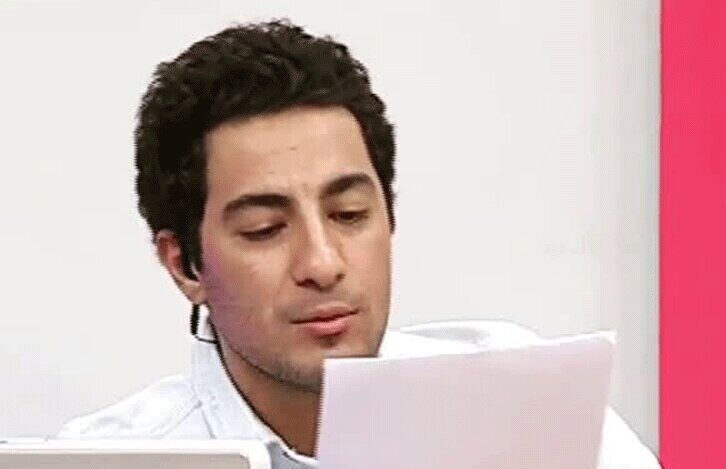 رونمایی از ساعت زیبا ولی عجیب نوید محمدزاده در اجرای تلویزیونی 13 سال پیش / این برنامه رو با تازه داماد سینما اجرا می‌کرد ! + ویدیو