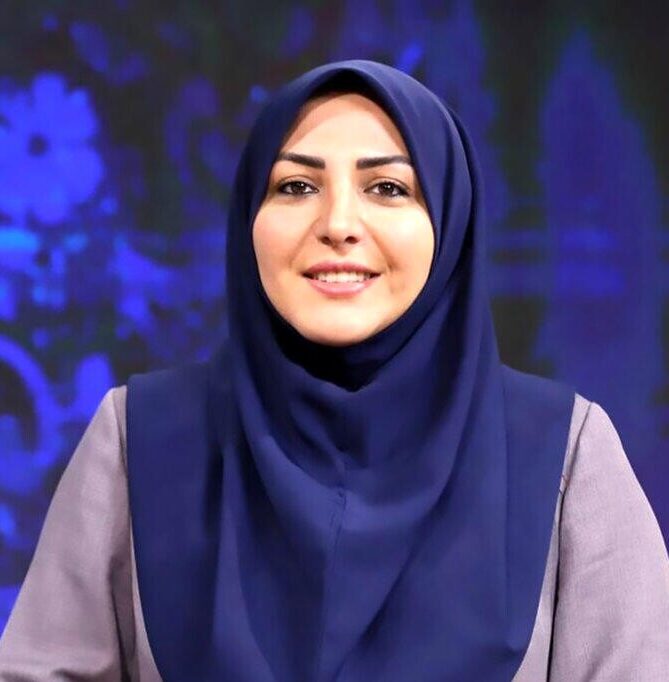 تصاویر باورنکردنی المیرا شریفی مقدم از وضعیت اسفناک یک کتاب پس از ارسال پستی روی آنتن زنده ! + ویدئو