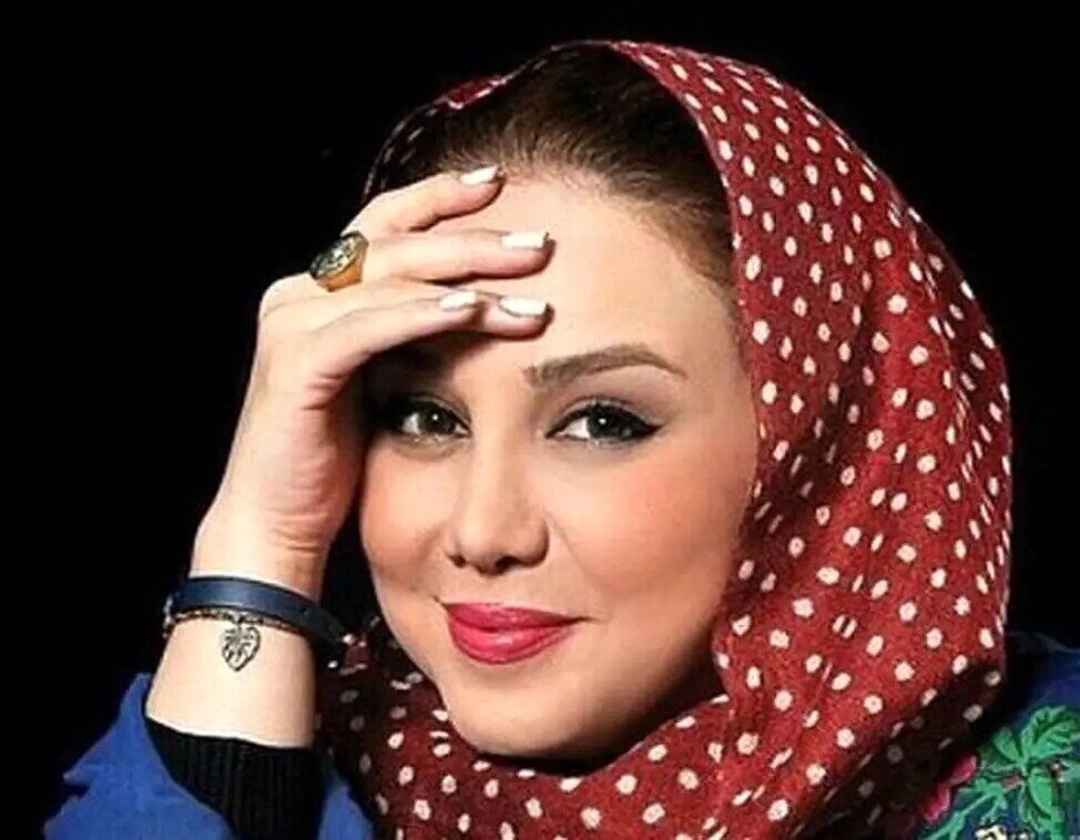 قوپوز نوازی بهنوش بختیاری در دامنه های سبلان ! / خانم بازیگر ساز به دست شد !