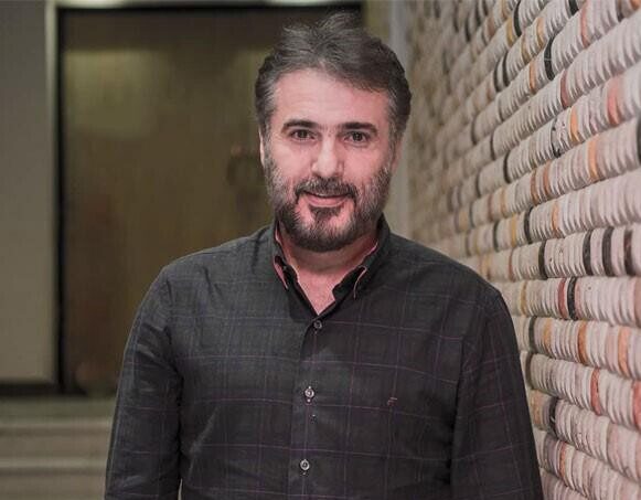 خونه زندگی اصیل و دلباز سیدجواد هاشمی و میزآرایی زیبا و رنگارنگش برای پذیرایی از علی انصاریان و حامد آهنگی / مهمون خارجی هم داره ! + ویدیو