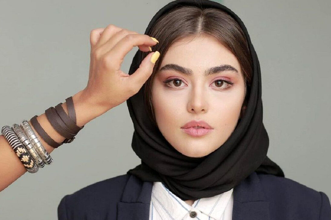 رابطه سیاه کارگردان با ریحانه پارسا در 16 سالگی اش ! / زورکی بود راضی نبودم !