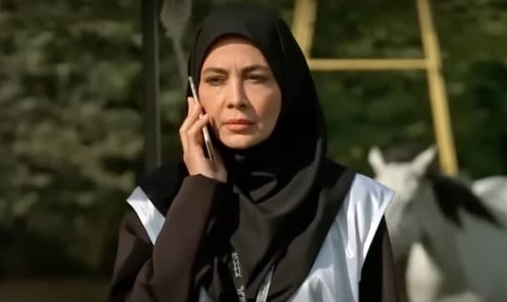 بیوگرافی خانم بازیگر به کجا چنین شتابان / باورتان نمی شود نگین صدق گویا 54 ساله باشد !