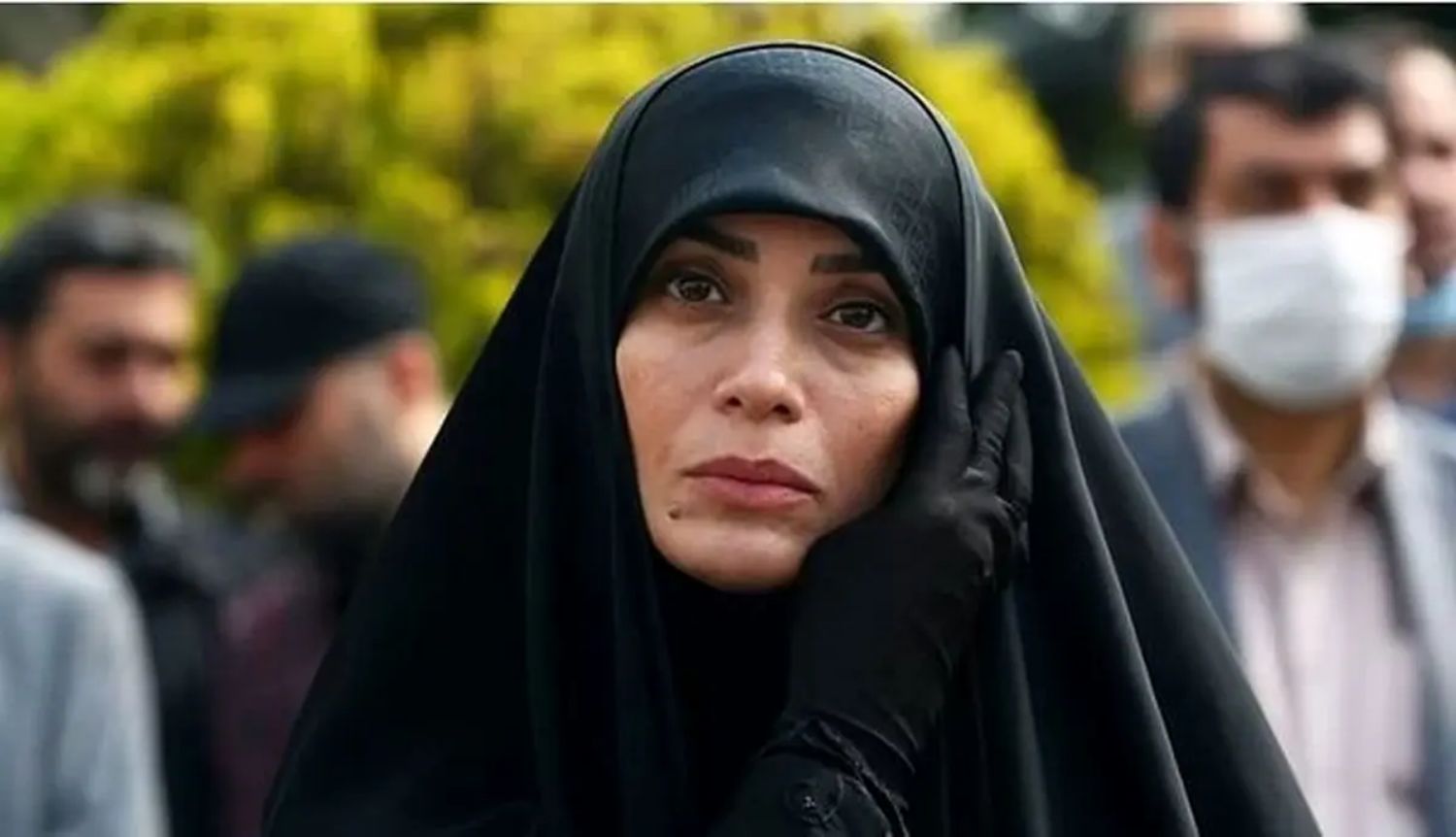 الهام چرخنده روی آنتن زنده: یک شبه نچرخیدم و قبلاً یک چادری سنتی بودم …+ویدیو