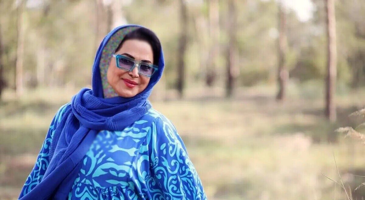نگاهی به آشپزخانه لوکس و دلباز کمند امیرسلیمانی و رونمایی از کابینت ها و ظرف و ظروف مدرن و امروزی‌اش/ سلیقه بیستِ بیست+عکس