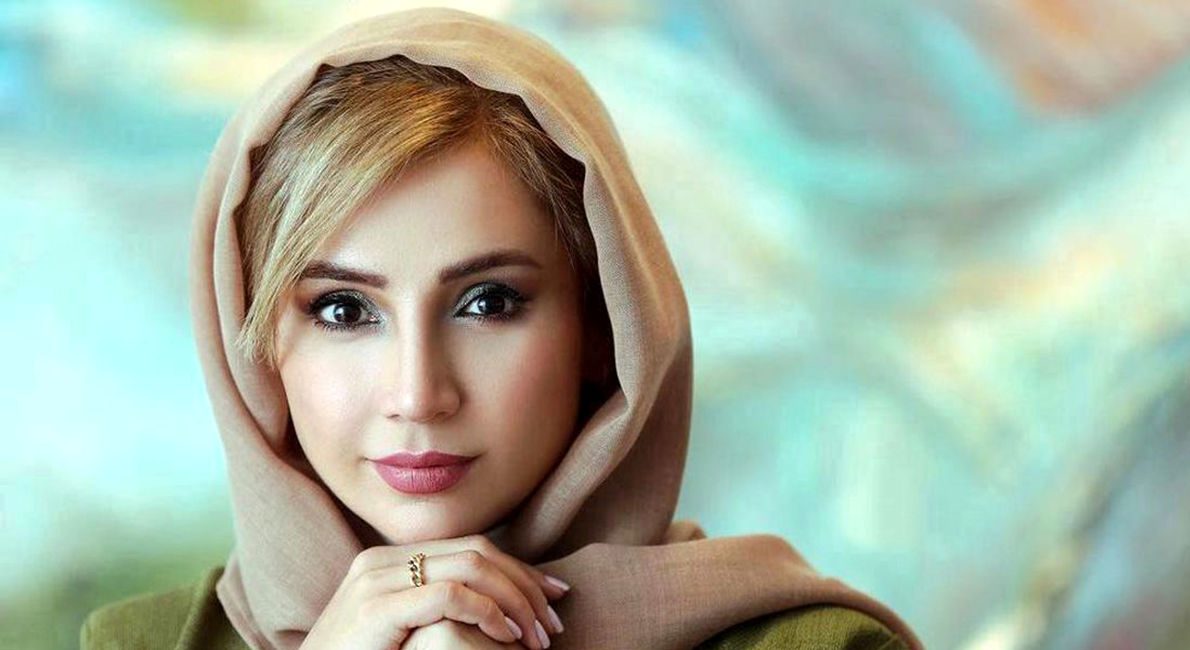 عکس کاملا کریسمسی شبنم قلی‌خانی در دبی امارات ! / خانم بازیگر مریم مقدس کلا اونور آبی شد !