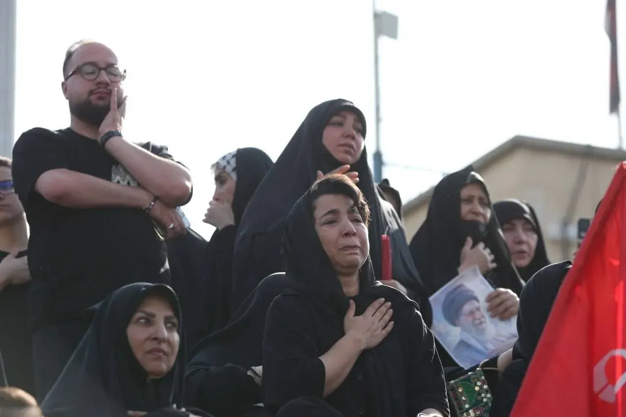 تصاویری از حضور پرشور بانوان در مراسم وداع با رهبر شهید